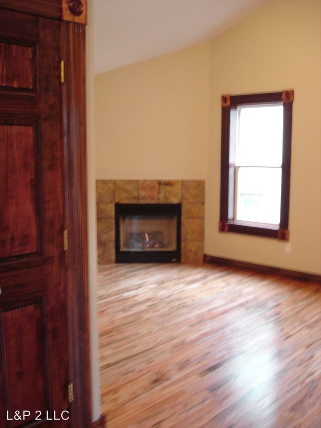 Building Photo - 949 N 15th St