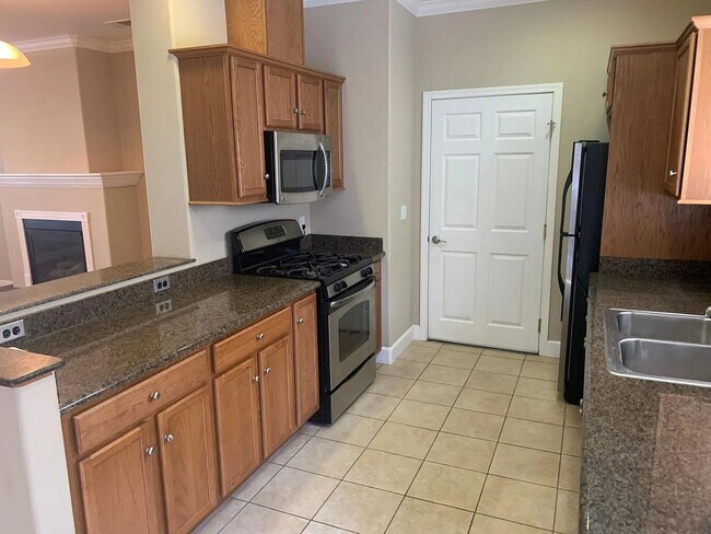 Foto del edificio - Charming 3/2 Craftsman Home in The Village at WestHaven (55+)