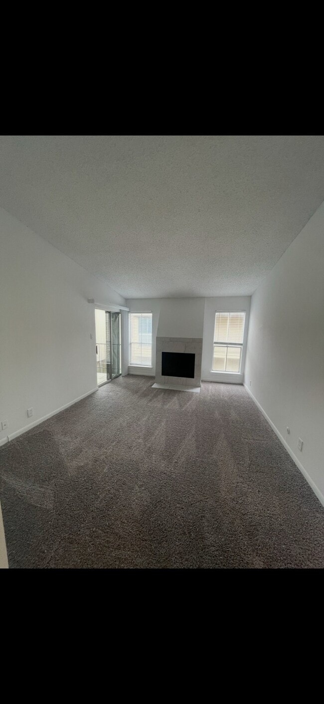 Building Photo - 700 Thicket Ln