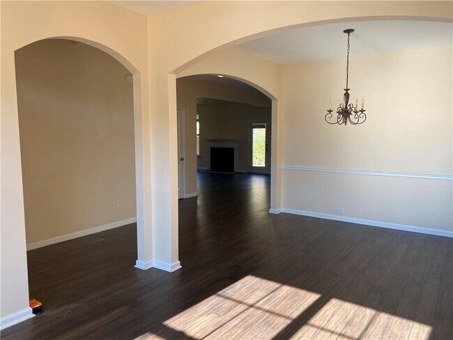 Building Photo - 4775 Fourth Rail Ln
