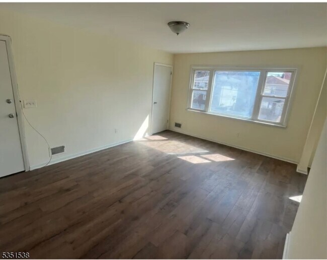 Foto del edificio - 1027 Nora Dr