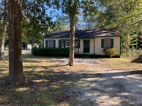 Building Photo - 1717 Clover Dr