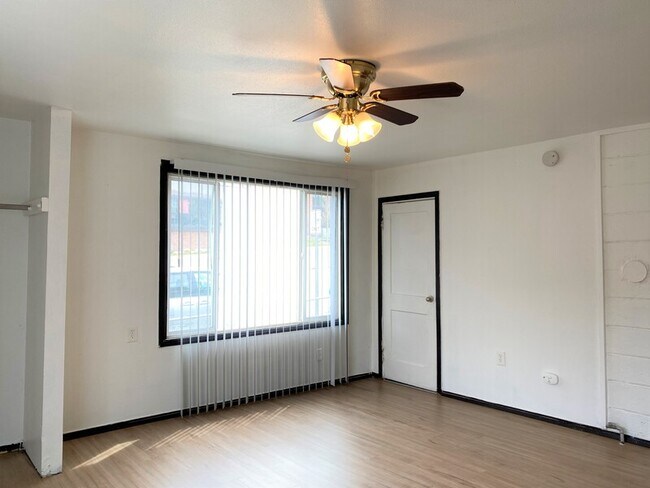 Foto del edificio - 601 W Augusta Ave
