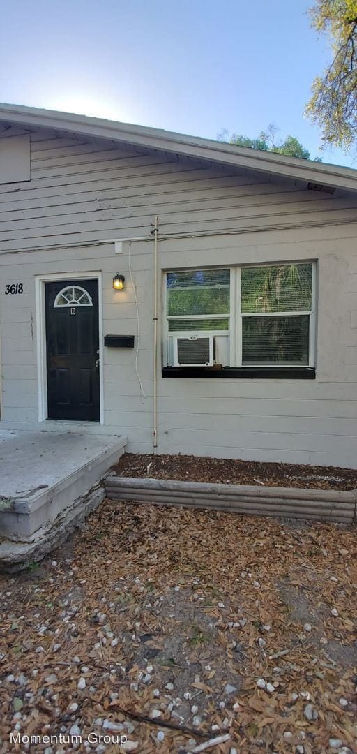Building Photo - 2 br, 1 bath House - 3618 Machado  Unit B