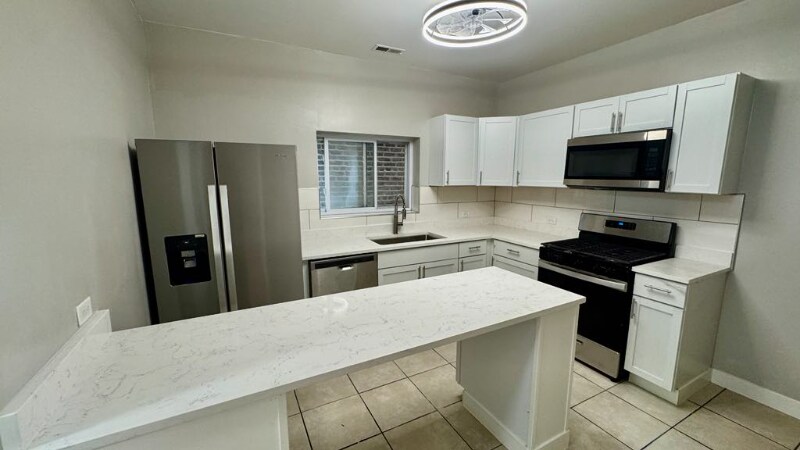 Foto principal - 1254 N Bosworth Ave