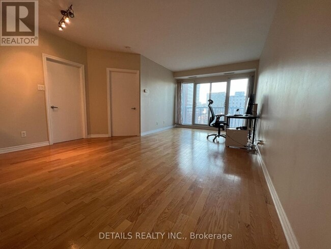 Building Photo - 200 Rideau St