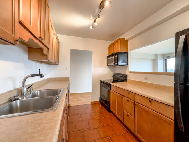 Foto del edificio - 4180 N Marine Dr