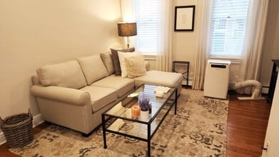 Building Photo - 18 US-1