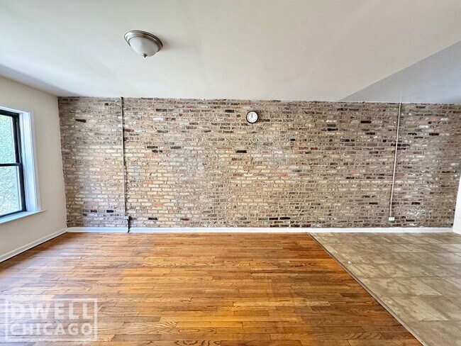 Foto del edificio - 2342 N Spaulding Ave