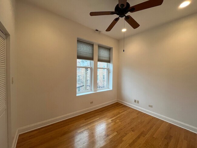 Foto del edificio - 2558 W Haddon Ave