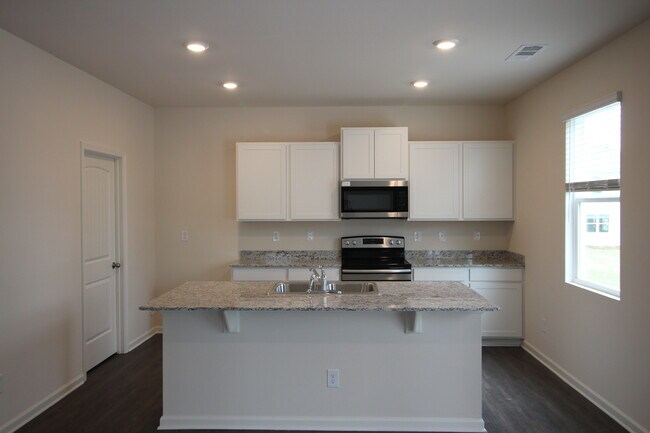 Building Photo - 131 Walnut Grove Way