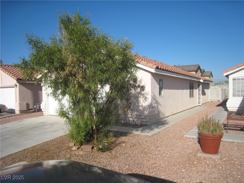 Foto principal - 4641 Skybolt St