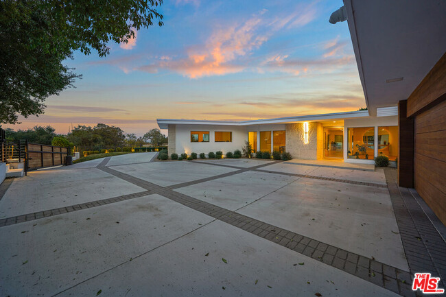 Building Photo - 17116 Adlon Rd