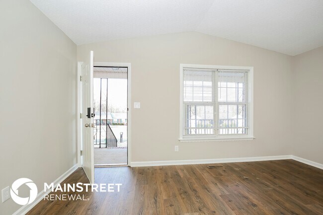 Foto del edificio - 4804 Shady Pine Dr