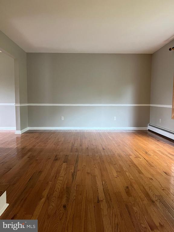 Foto del edificio - 7711 Farmdale Ave