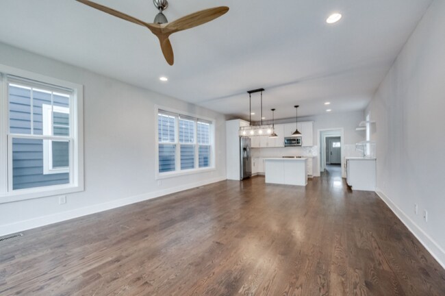 Building Photo - 5914 Maxon Ave