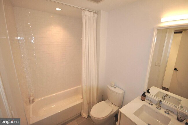 Foto del edificio - 1011 M St NW