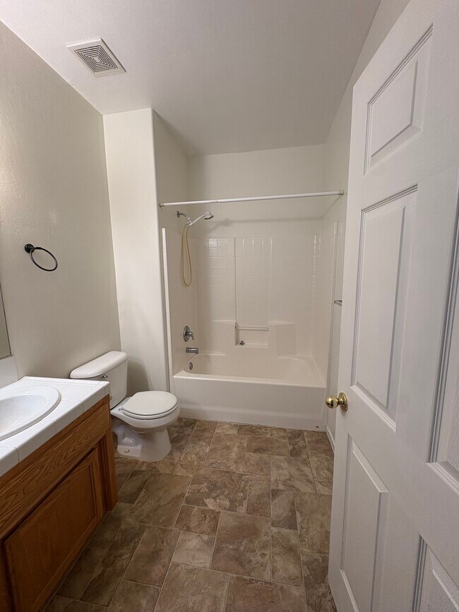 Foto del edificio - 609 Yellow Meadow Ct