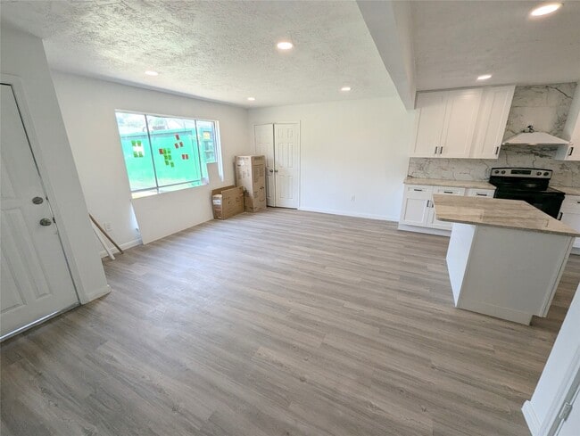 Building Photo - 2911 Huckleberry Ln