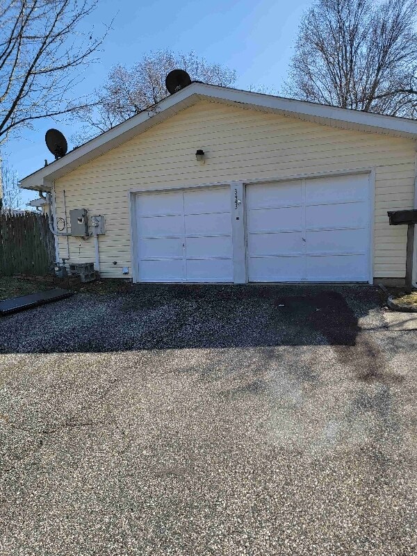 Building Photo - 3443 Memphis Ln