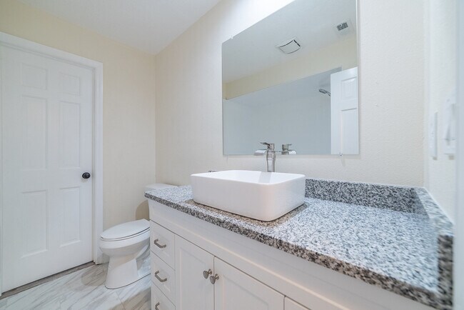 Foto del edificio - 785 Hawser St NE