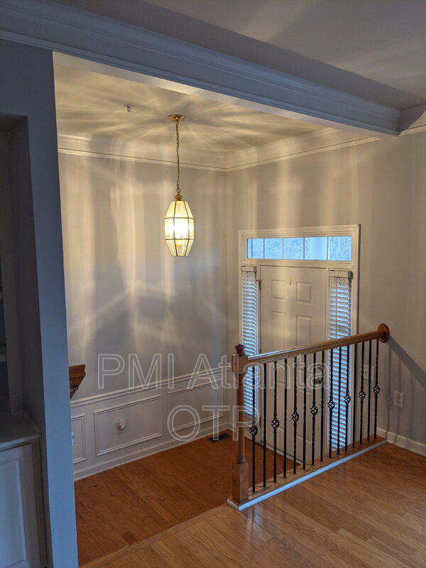 Building Photo - 1734 Highlands View Dr