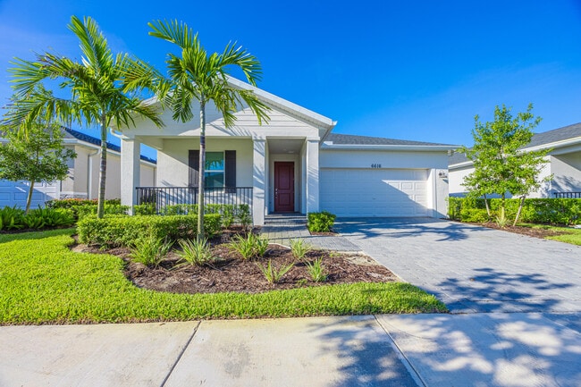 Foto del edificio - 6616 Cloverdale Ave