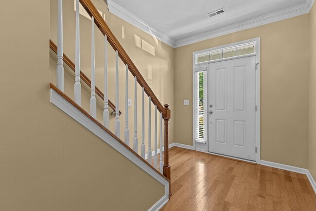 Foto del edificio - Gorgeous 3 Bedroom Townhome w/ Premium Finishes & Amenities - Pet Friendly!