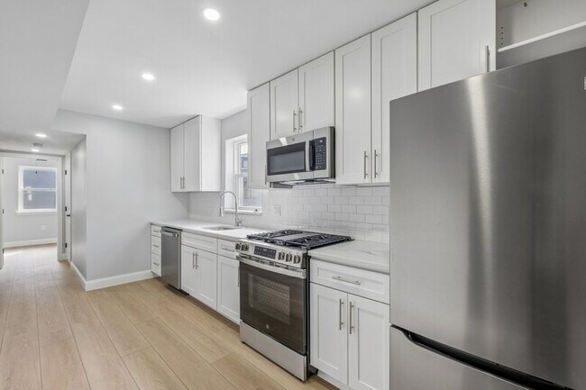 Building Photo - 617 S 8th St
