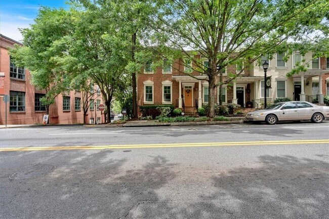 Foto del edificio - 942 Glenwood Ave SE