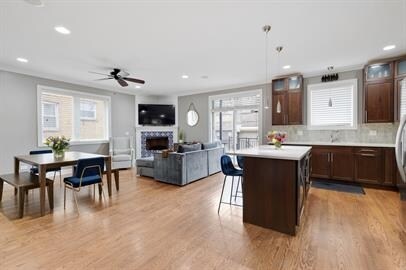 Foto del edificio - 4208 N Albany Ave