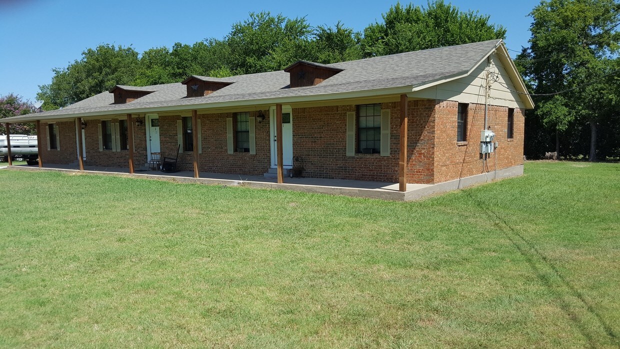 Building Photo - 803 W Bells Blvd