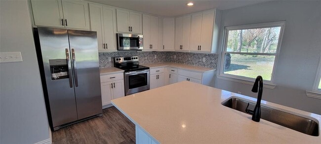 Building Photo - 1012 Highview Dr