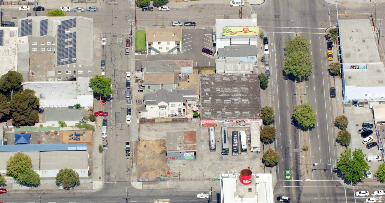 CoStar Plane View - West Port