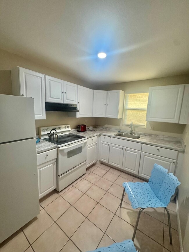 Foto del edificio - 500 Davis Rd