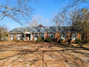 Building Photo - 717 Broad St