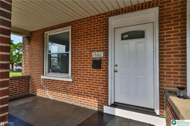 Foto del edificio - 1660 Main St