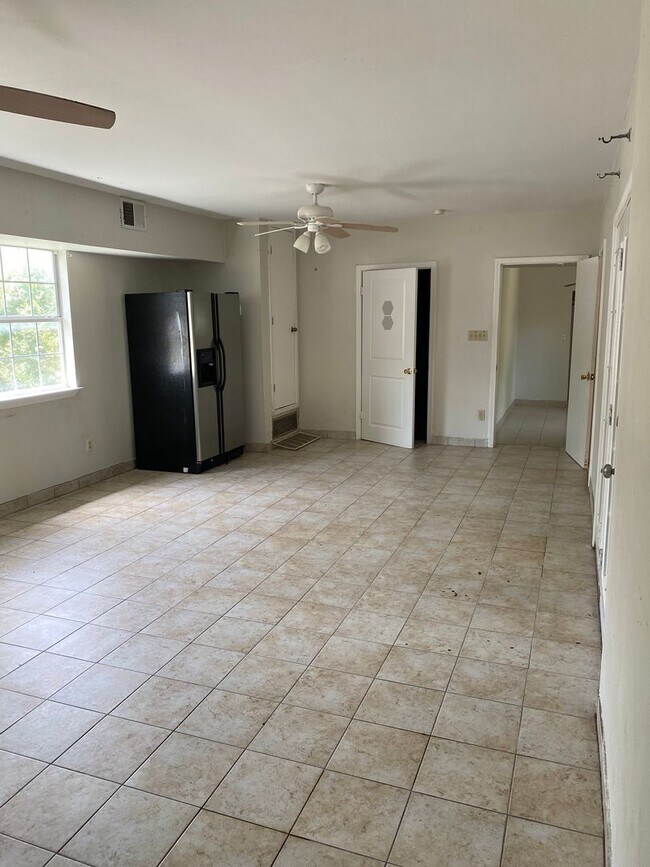 Foto del edificio - UT PRE-LEASE: 6 Bedroom Home w/ 2 Living A...