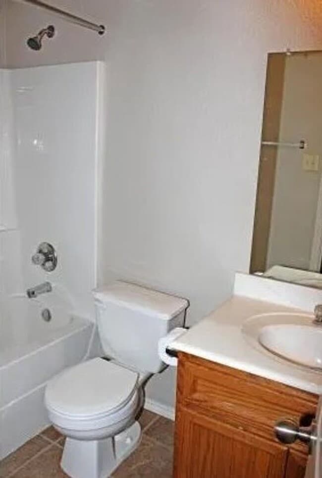 Building Photo - 3705 Ida Dr