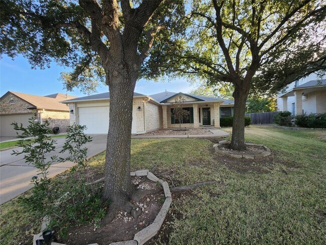 Building Photo - 4429 Chickasaw Ct