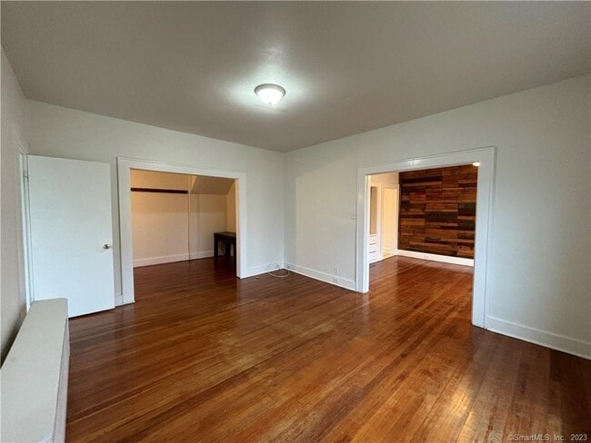 Building Photo - 504 Thorme St