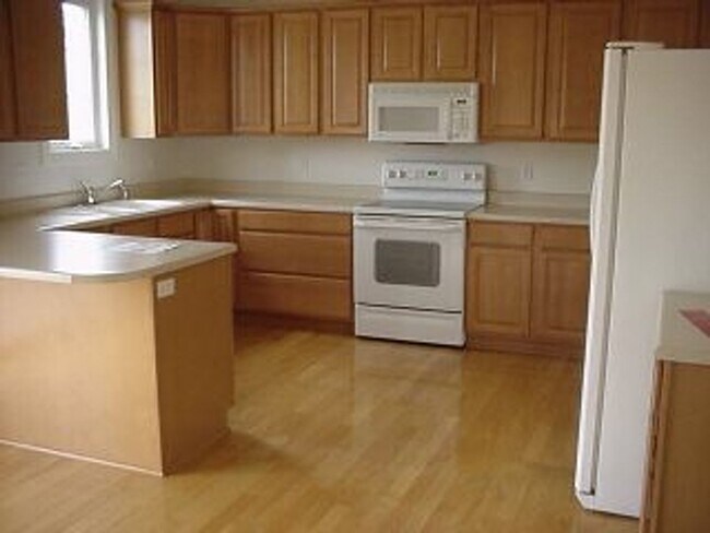 Building Photo - 504 Wildflower Ln