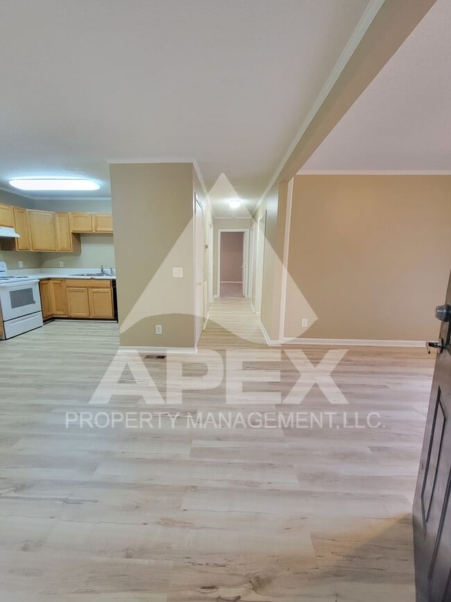 Photo - MOVE-IN SPECIAL, $1 RENT!! - Nice 3 Bd | 2... Apartment