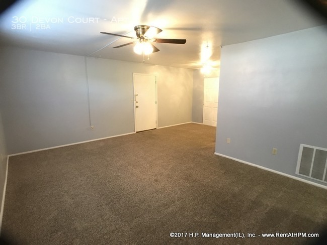 Foto del edificio - Landshire 30 Three Bedroom First Floor