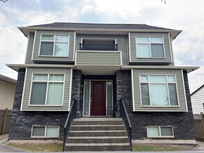 Building Photo - 1736 Nassau Dr