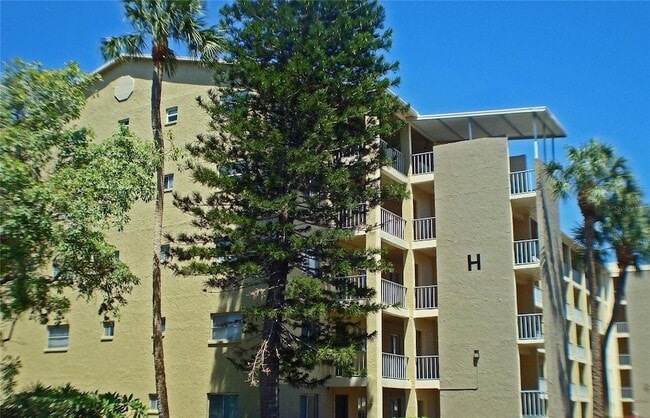 Foto del edificio - 3739 Lake Bayshore Dr