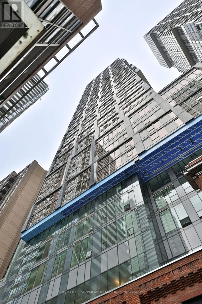 Building Photo - 15-315 Mercer St