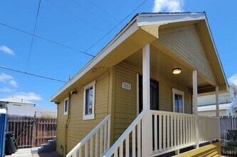 Building Photo - 2028 Julian Ave