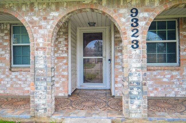 Foto del edificio - 9323 Claridge Dr