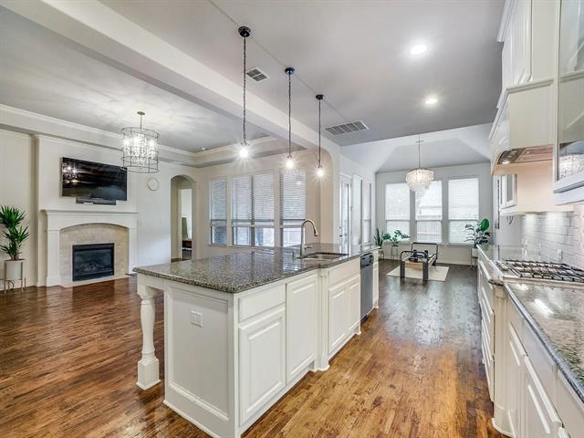 Building Photo - 2221 Hyer Dr